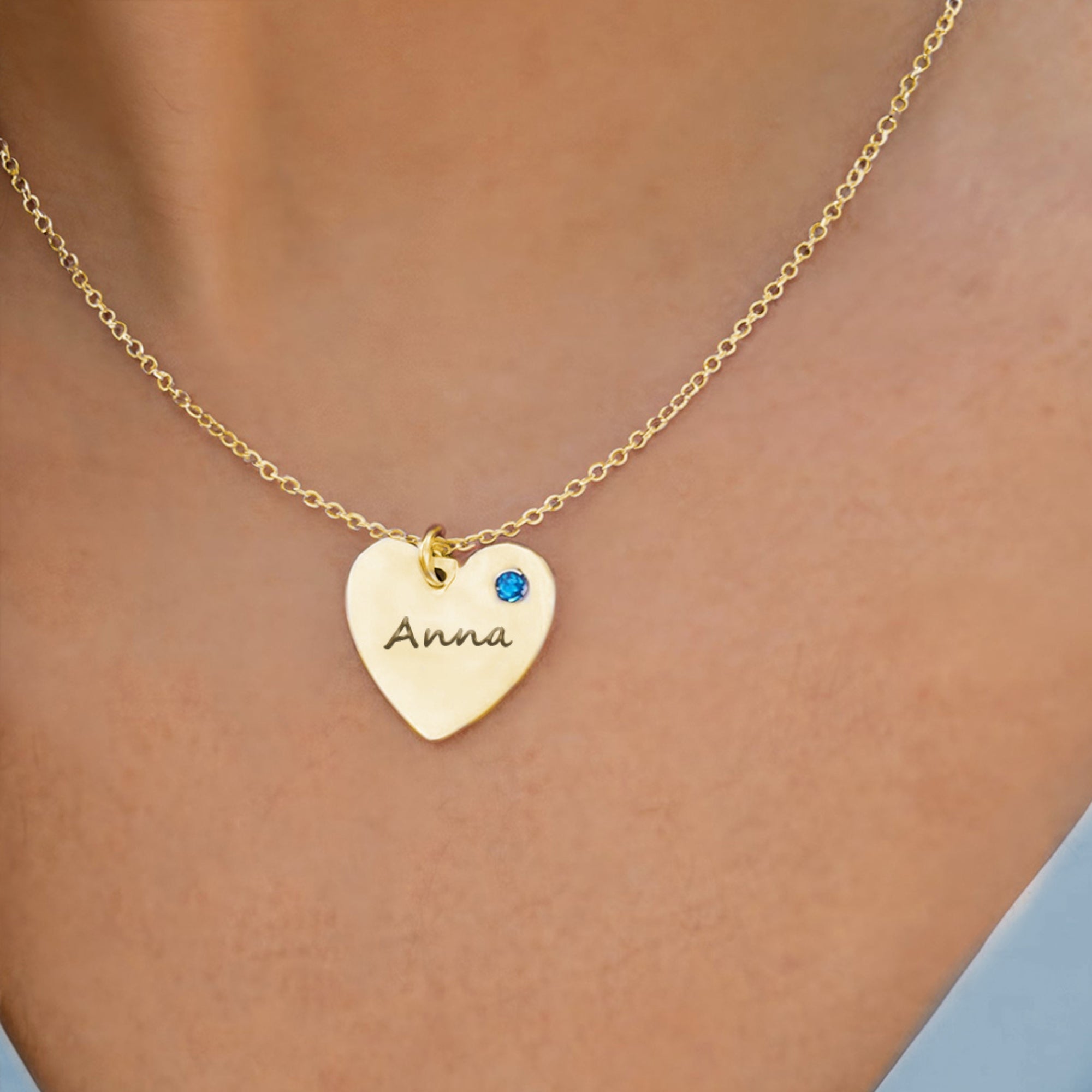 Collar de corazón de oro con piedra de nacimiento