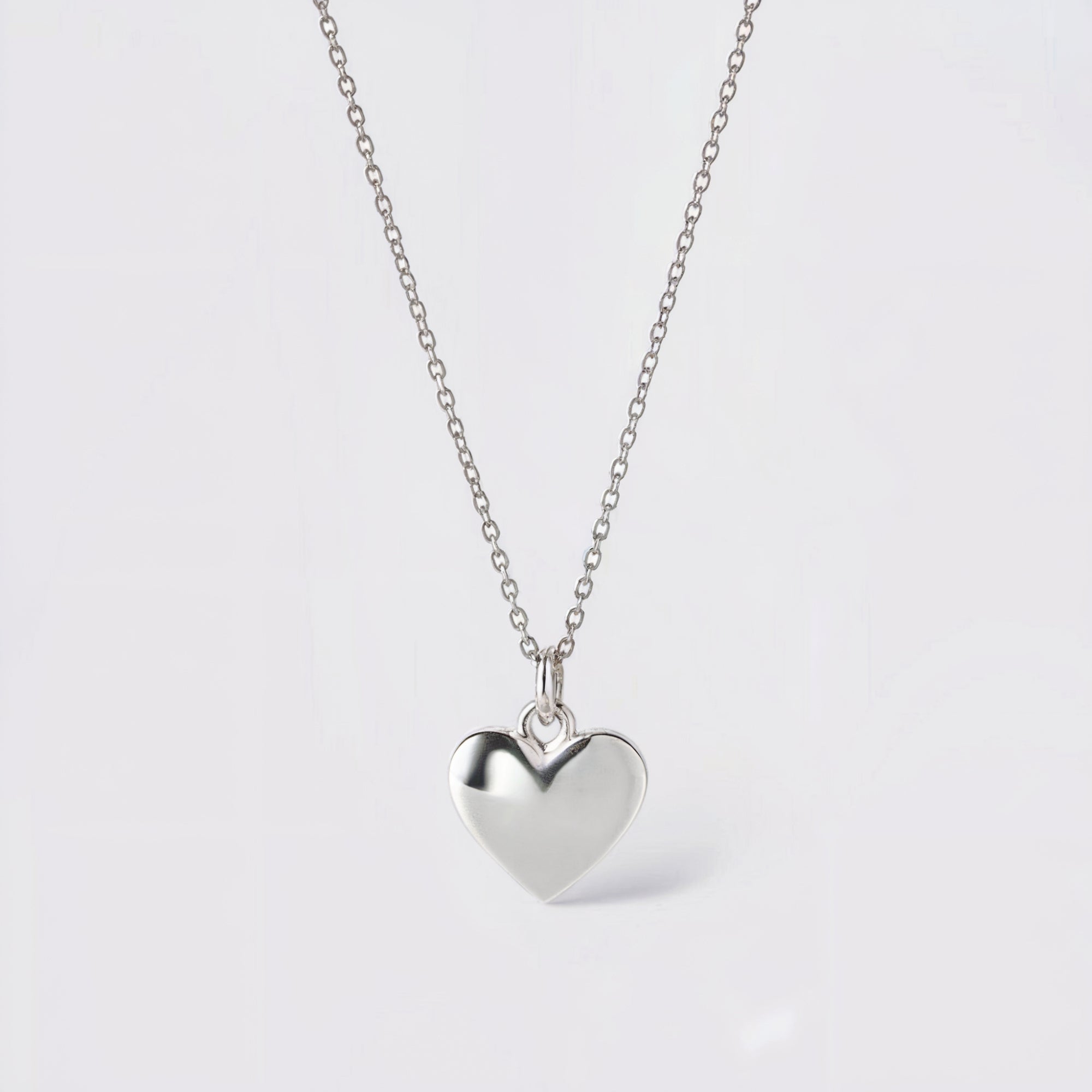 The Leva Mini Heart Silver Necklace