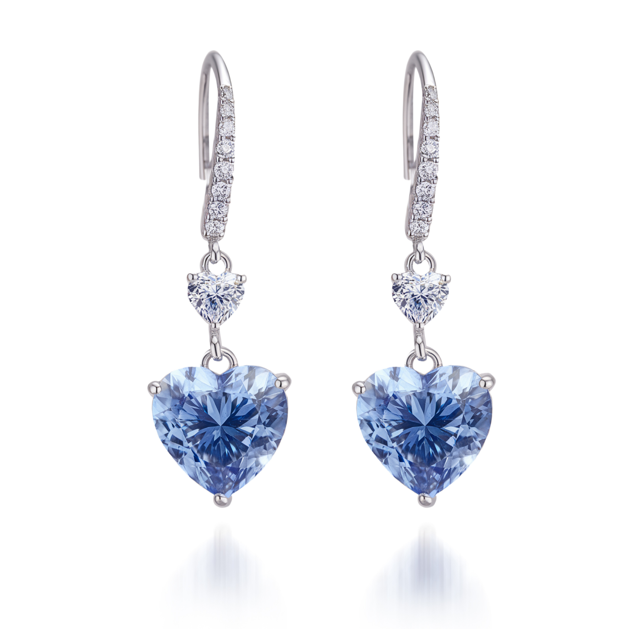 Pendientes colgantes con corte de corazón y diamantes azules