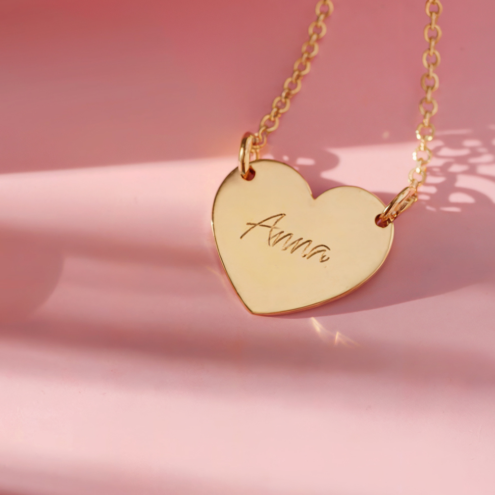 El collar de corazón personalizado