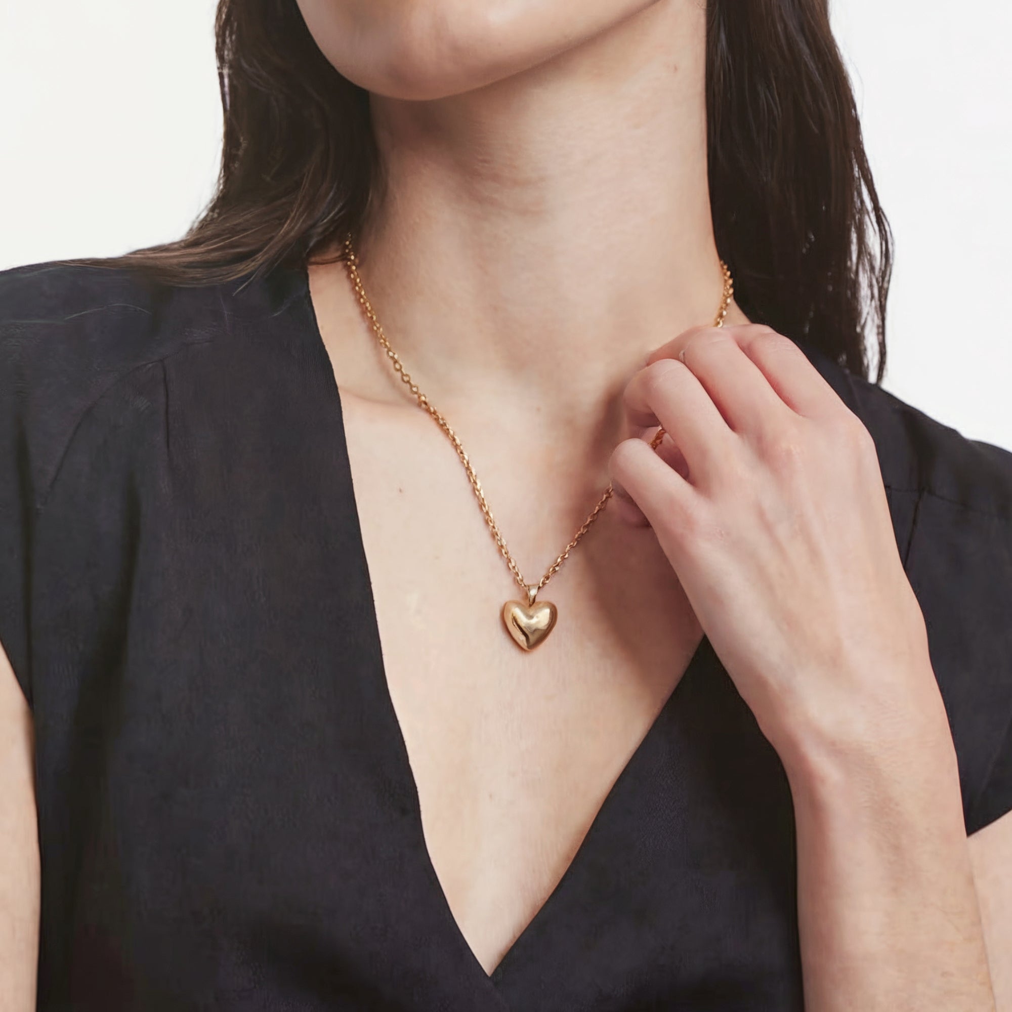 The Leva Chunky Chain Heart Necklace