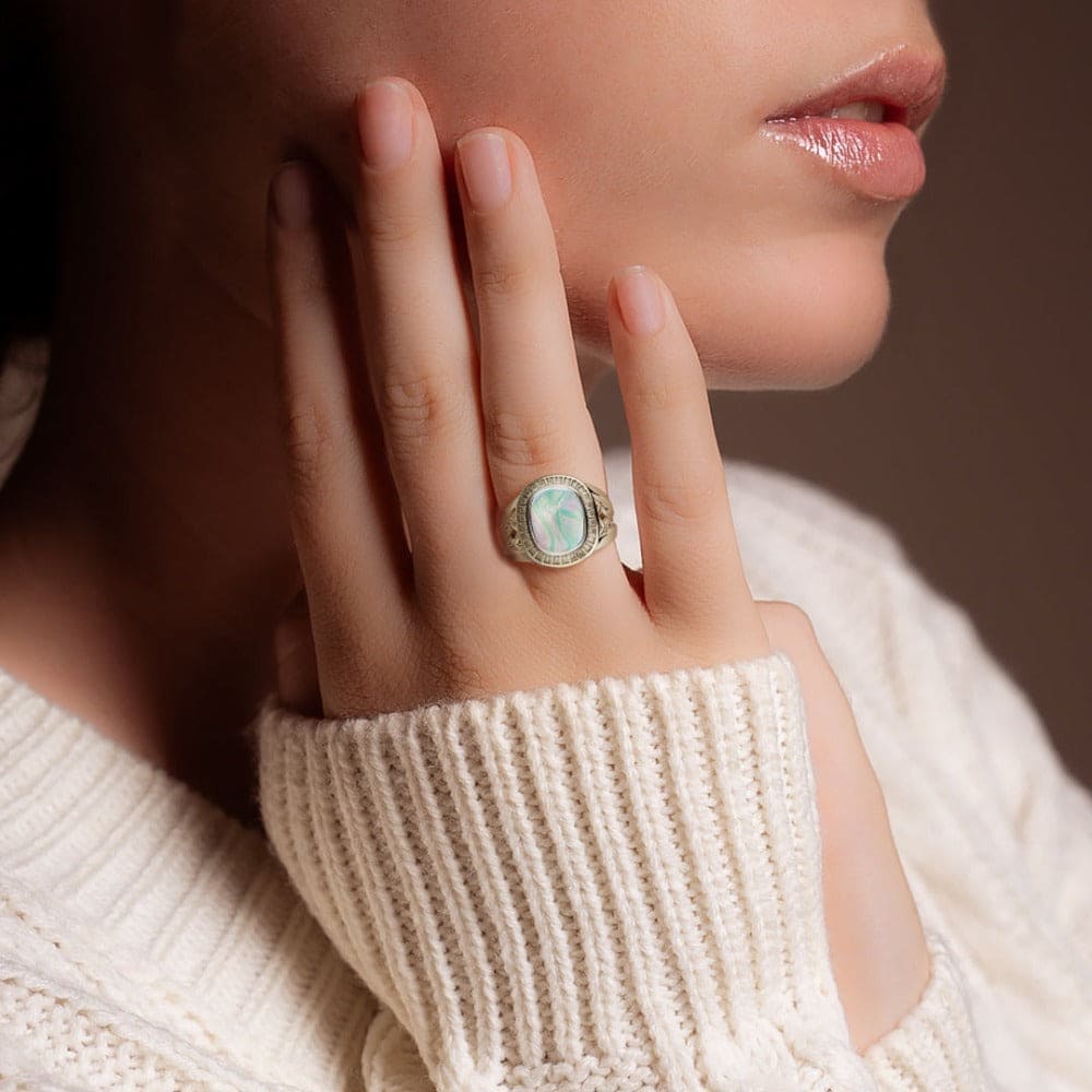 Pearlescent Dream: Mother of Pearl Sculpted Ring - S925 Sterling Silver