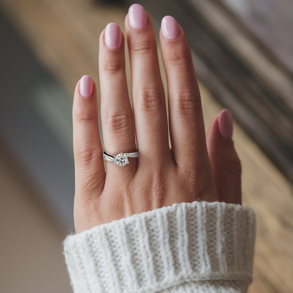 Anillo de eternidad con moissanita y pavé torcido de 1 ct