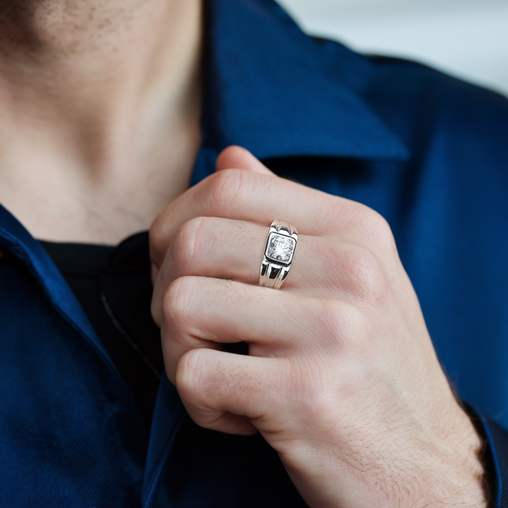 Minimal Men's Round Cut Moissanite Ring