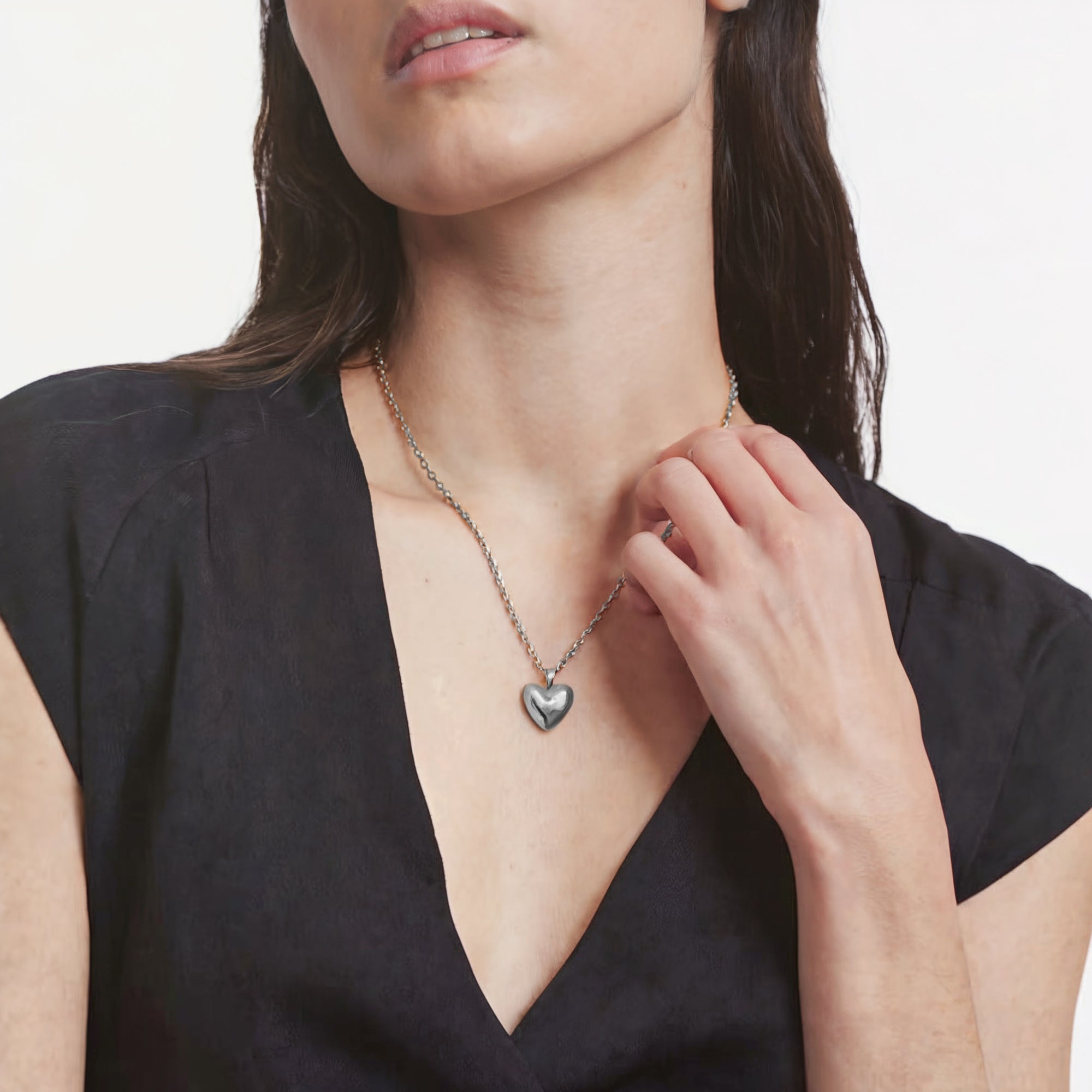 The Leva Silver Chunky Heart Necklace