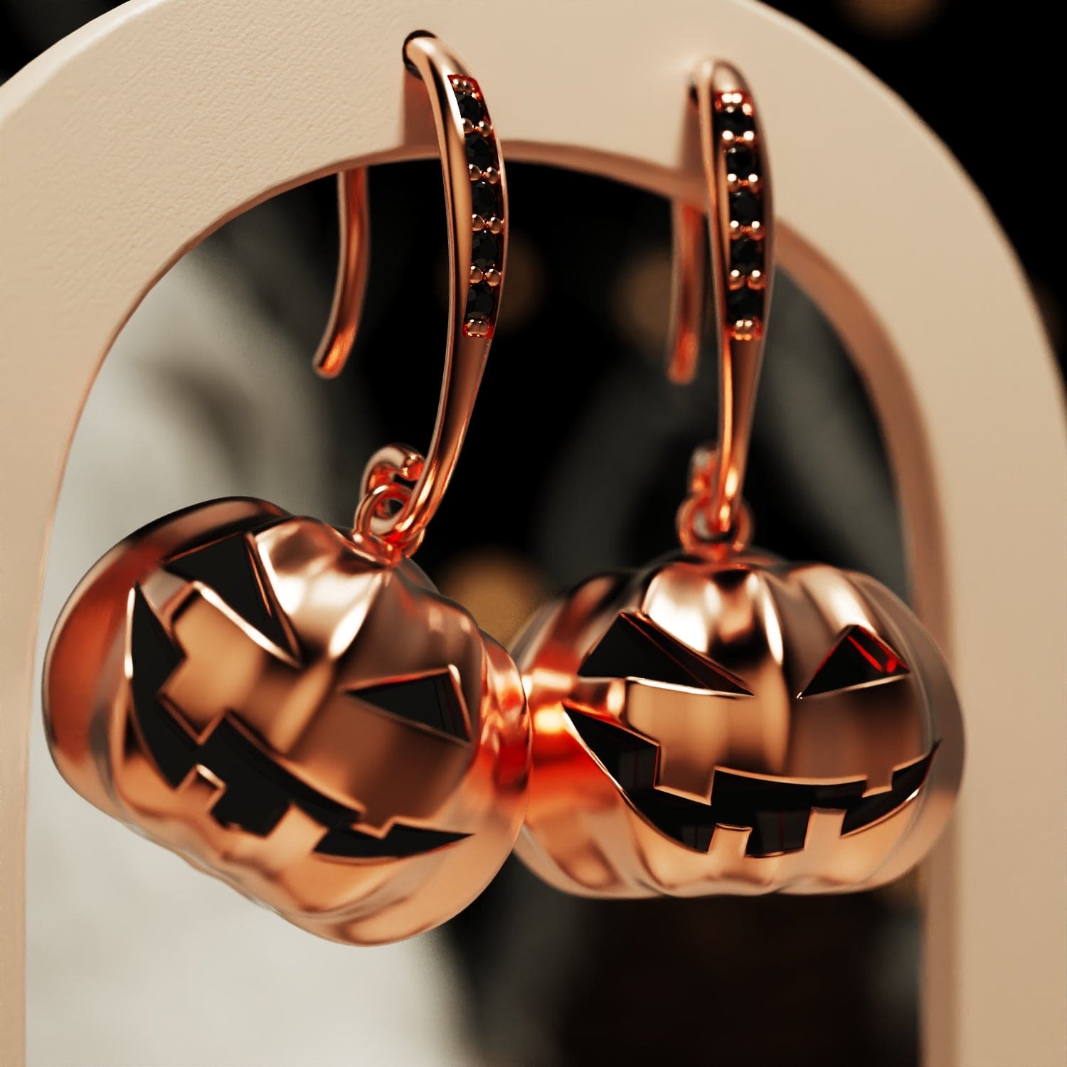 Pendientes de calabaza de Halloween con diamantes éticos y destellos de medianoche