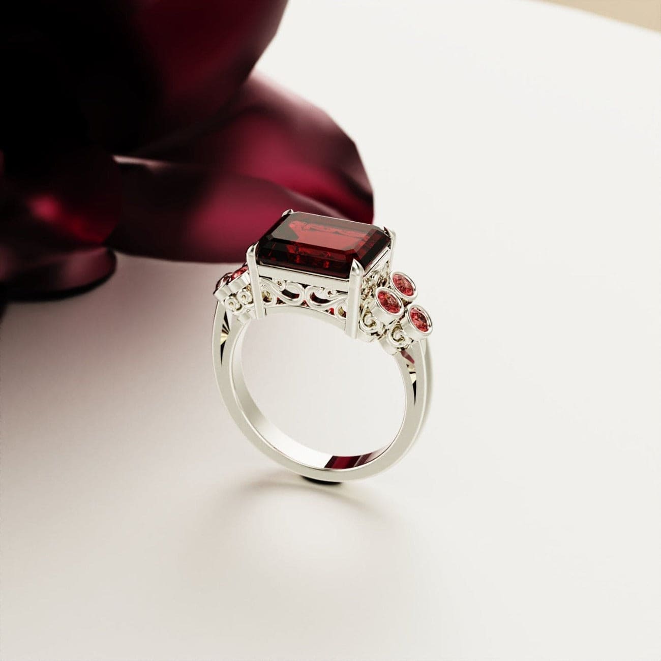 Crimson Love: Juego de anillos con granate de talla esmeralda - Plata de ley S925